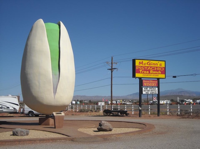 Americana 10 FoodRelated Roadside Attractions Around the Country