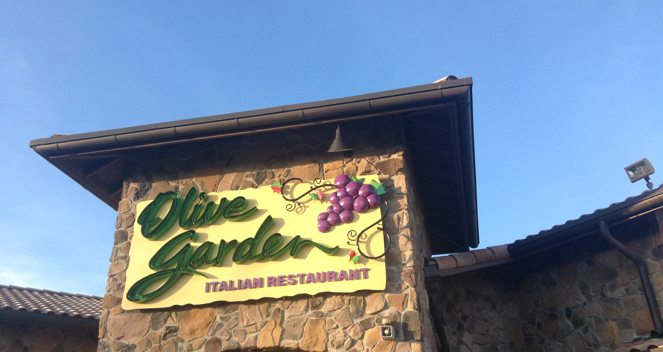 Partying at Olive Garden on NYE Will Set You Back 400 First We Feast