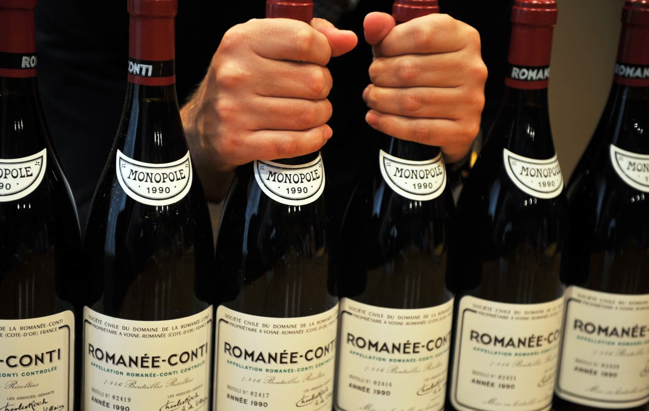 Вино 15. Romanee-Conti Grand Cru — $551 314. Romanee-Conti Grand Cru $551 314 36.6 млн рублей. Вино за 15 тысяч евро. Вино дороже 15 тысяч.