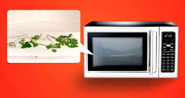 8 Tips for Dorm Cooking with Just a Microwave