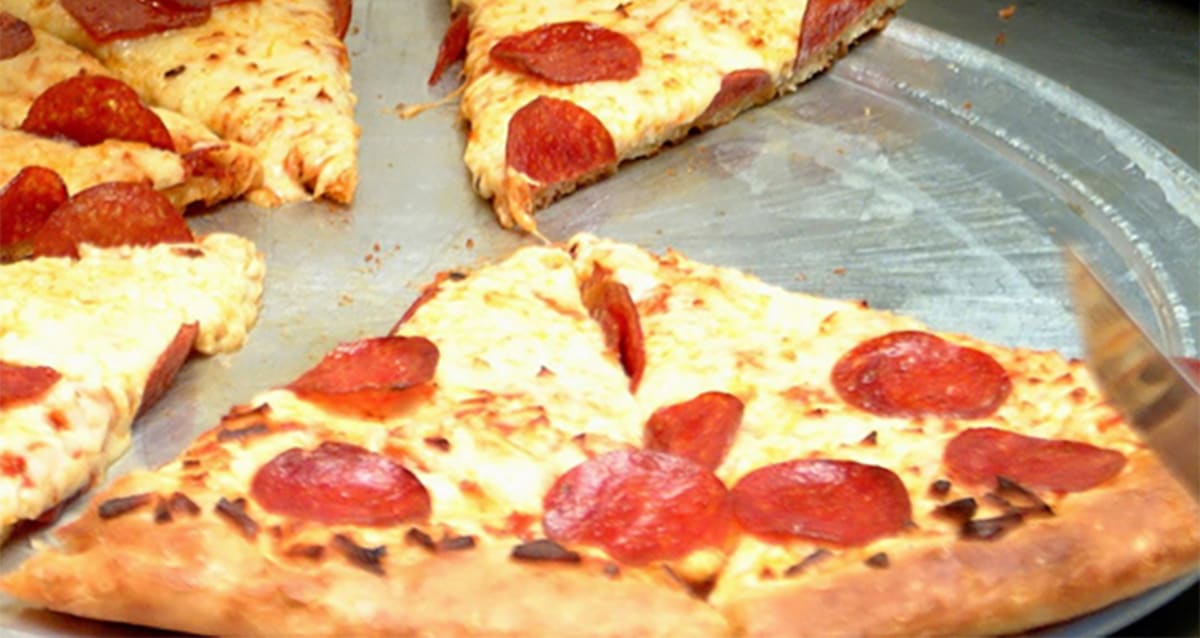 Here's How to Cut Equal Slices of Pizza Every Time, According to Math | First We Feast