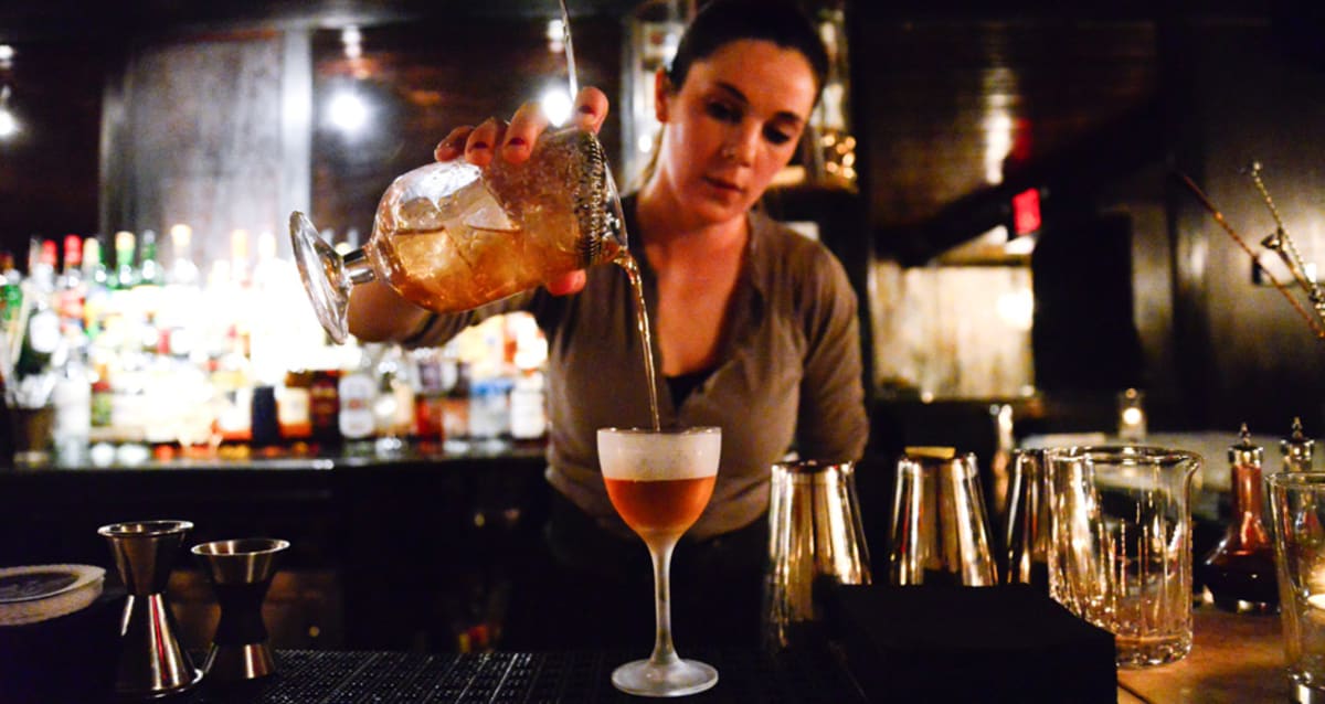 Bar Slang 101: How to Talk Like a Real-Life Bartender ...