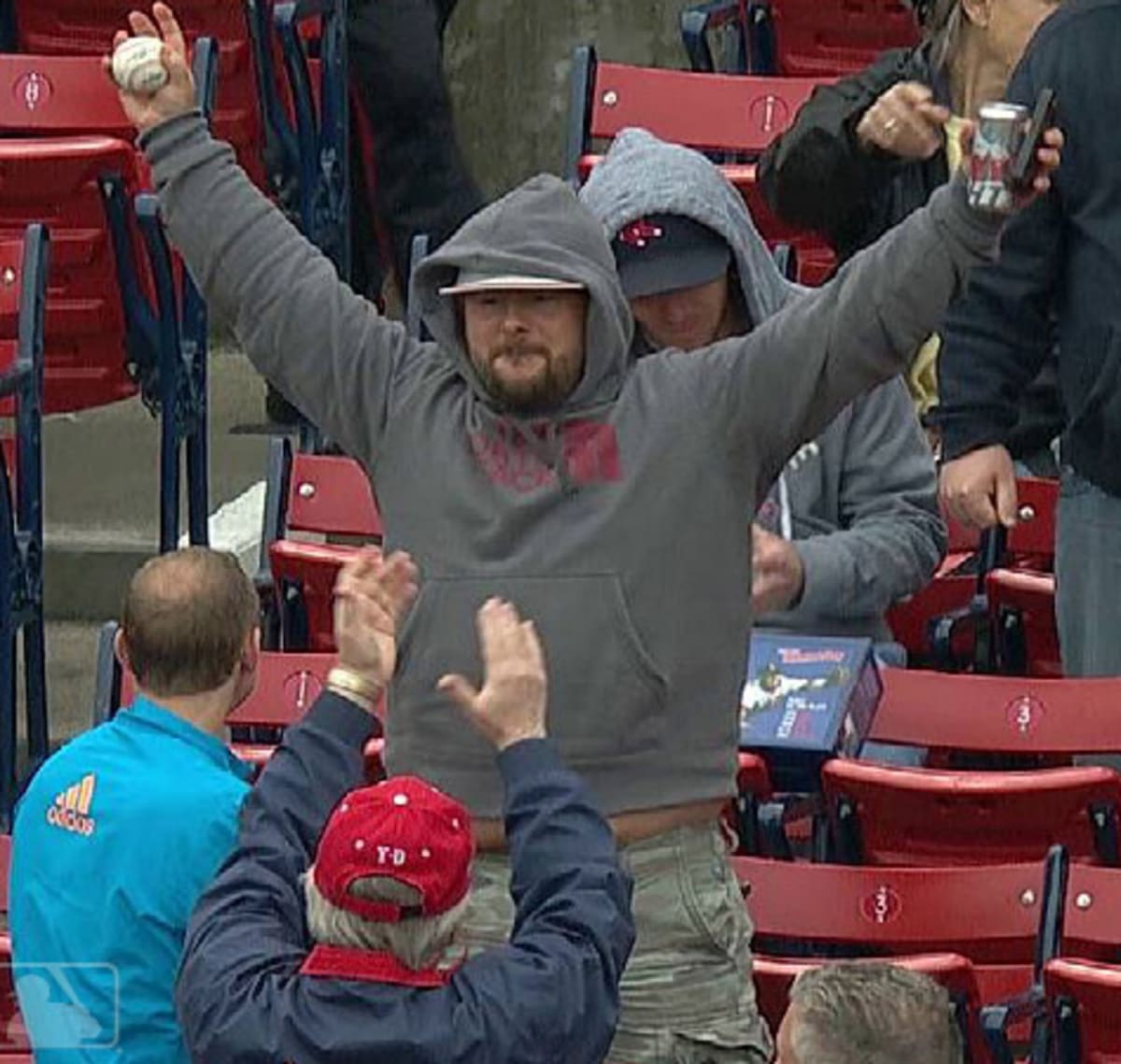 Watch a Red Sox Fan Catch a Baseball Bare-Handed Without Dropping