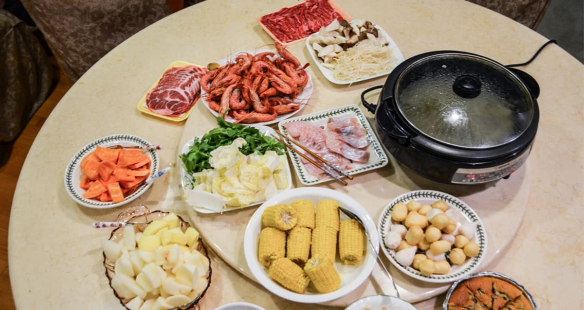 The Importance of Hot Pot 🍲 Why Is It So Popular? A Simple Guide