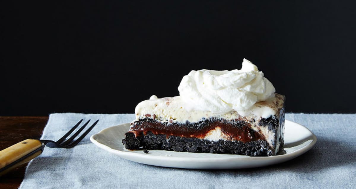 Here's How to Make Ice Cream Cake Without a Recipe First
